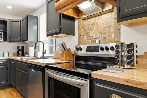 Kitchen - 26809 Apache Ln, Shell Knob, MO 65747 photo 3 of 7