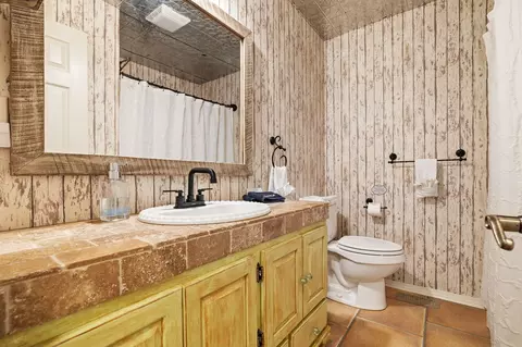 Bath - 26809 Apache Ln, Shell Knob, MO 65747 photo 4 of 7