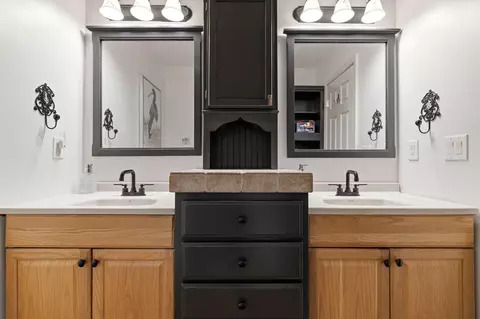 Bath - 26809 Apache Ln, Shell Knob, MO 65747 photo 1 of 7