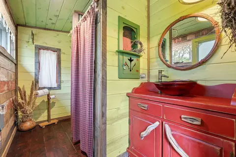 Bath - 26809 Apache Ln, Shell Knob, MO 65747 photo 5 of 7