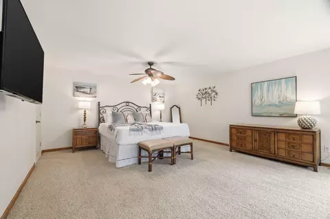 Bedroom - 26809 Apache Ln, Shell Knob, MO 65747 photo 1 of 10
