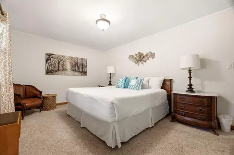 Bedroom - 26809 Apache Ln, Shell Knob, MO 65747 photo 5 of 10