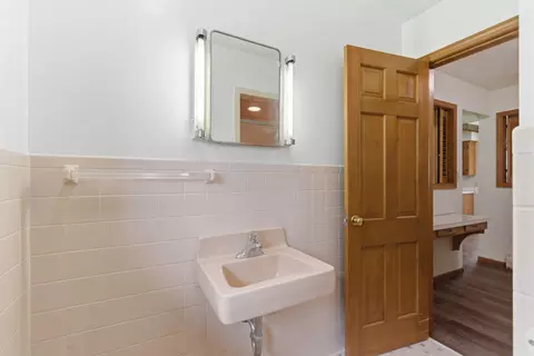 Bath - 431 N Farm Road 205, Springfield, MO 65802 photo 1 of 2