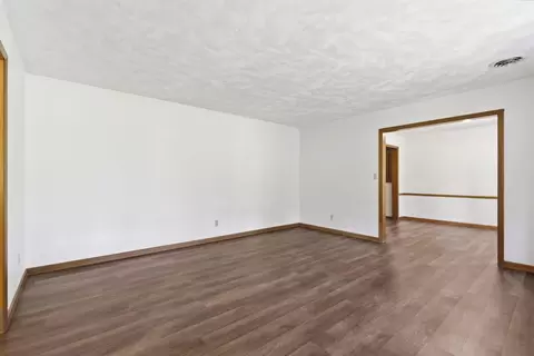 Living - 431 N Farm Road 205, Springfield, MO 65802 photo 9 of 10
