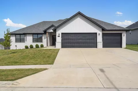 709 E Penzance Cir, Nixa, MO 65714