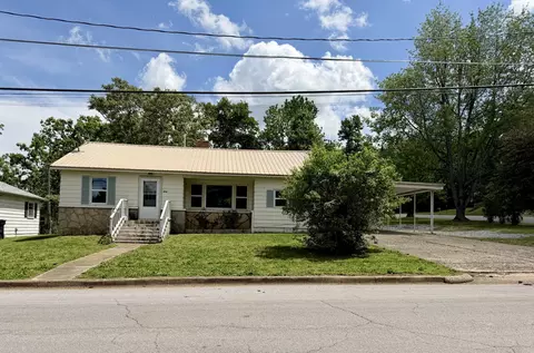 806 N Utah St, West Plains, MO 65775
