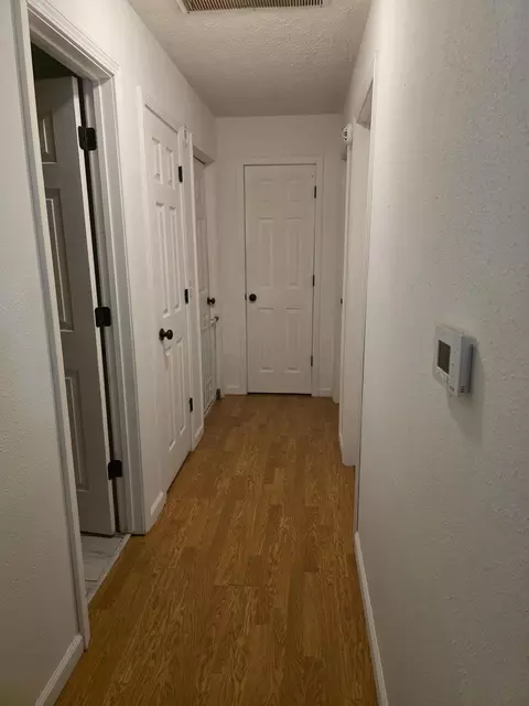 Entry Way - 1511 W Berkeley St, Springfield, MO 65807 photo 1 of 1