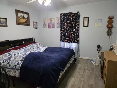 Bedroom - 1511 W Berkeley St, Springfield, MO 65807 photo 4 of 4