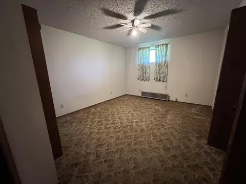 Bedroom - 9720 E State Highway Dd, Strafford, MO 65757 photo 2 of 8