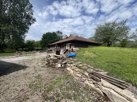 Exterior - 9720 E State Highway Dd, Strafford, MO 65757 photo 5 of 9