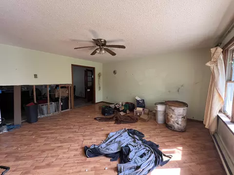 Living - 9720 E State Highway Dd, Strafford, MO 65757 photo 2 of 3
