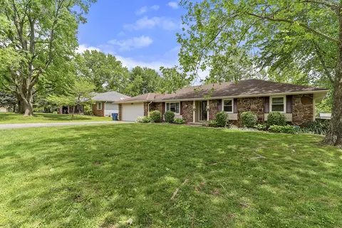 4446 S Holiday Ave, Springfield, MO 65810