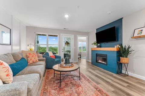 3008 N Vineyards Ter #2, Branson, MO 65616