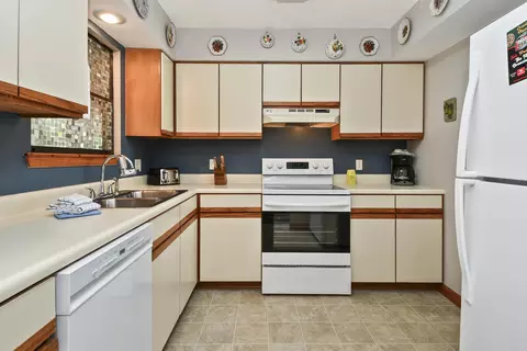 Kitchen - 267 Bunker Ridge Dr #6, Branson, MO 65616 photo 1 of 5