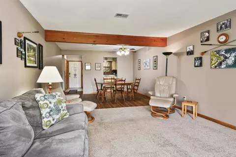 Living - 267 Bunker Ridge Dr #6, Branson, MO 65616 photo 2 of 5