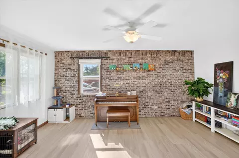Living - 234 E Branch Rd, Macks Creek, MO 65786 photo 3 of 4