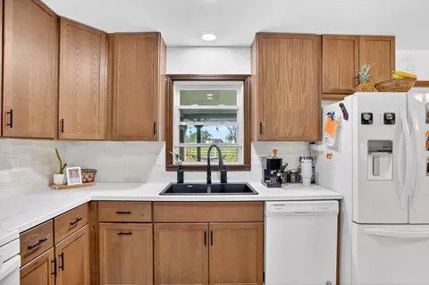 Kitchen - 234 E Branch Rd, Macks Creek, MO 65786 photo 6 of 7