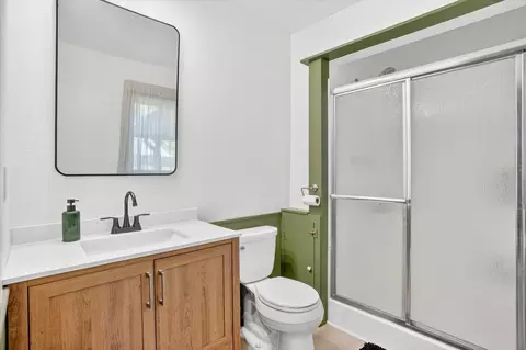 Bath - 234 E Branch Rd, Macks Creek, MO 65786 photo 1 of 4