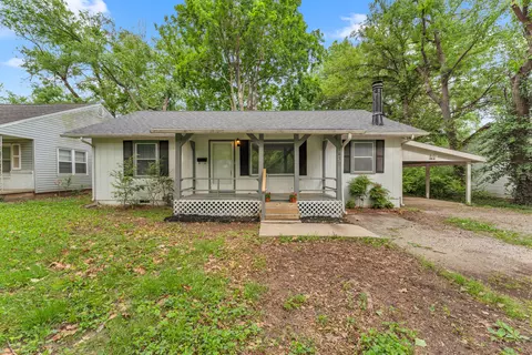 1439 S Luster Ave, Springfield, MO 65804