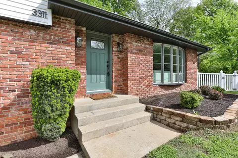 Exterior - 3311 S Graystone Pl, Springfield, MO 65804 photo 3 of 10