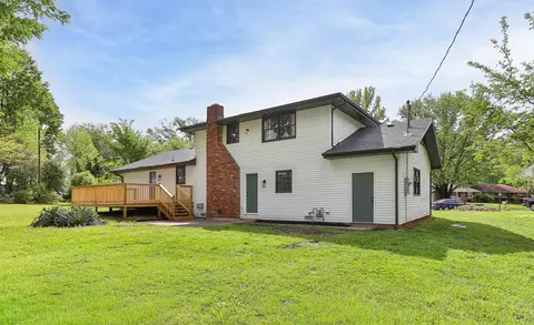 Exterior - 3311 S Graystone Pl, Springfield, MO 65804 photo 7 of 10