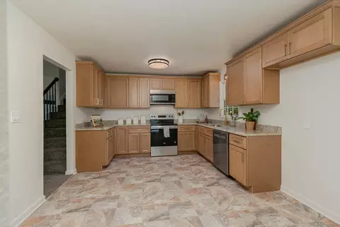 Kitchen - 3311 S Graystone Pl, Springfield, MO 65804 photo 1 of 3