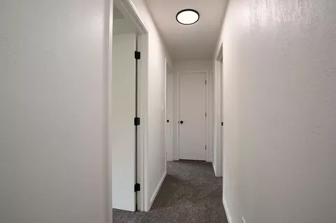 Entry Way - 3311 S Graystone Pl, Springfield, MO 65804 photo 3 of 3