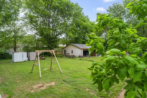 1037 N Fulbright Ave, Springfield, MO 65802 photo 23