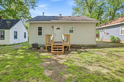 Exterior - 1617 W Lee St, Springfield, MO 65803 photo 5 of 7