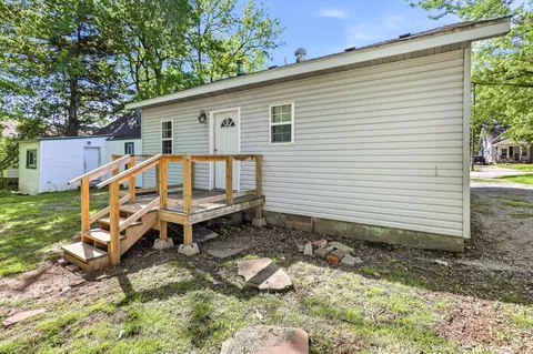 Exterior - 1617 W Lee St, Springfield, MO 65803 photo 6 of 7