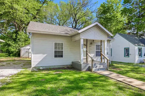 Exterior - 1617 W Lee St, Springfield, MO 65803 photo 3 of 7