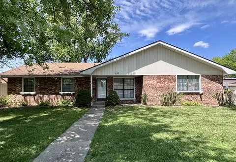 1635 E Hanover St, Springfield, MO 65804