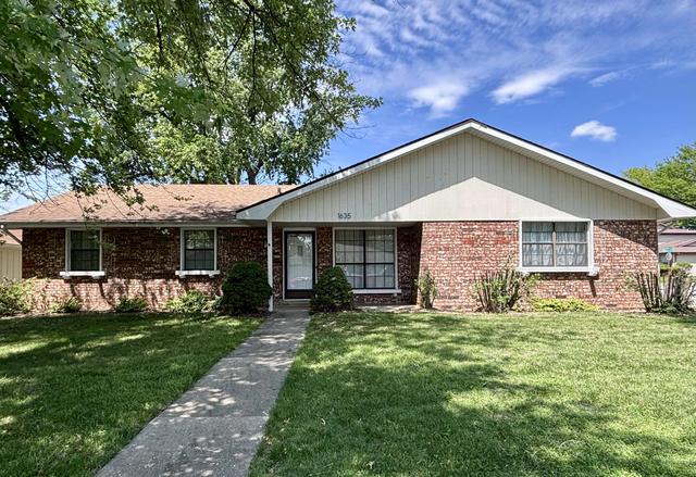 1635 E Hanover St, Springfield, MO 65804