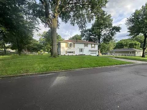 1203 S 9th St, Clinton, MO 64735
