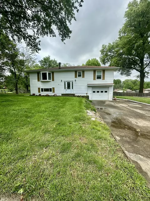 1203 S 9th St, Clinton, MO 64735