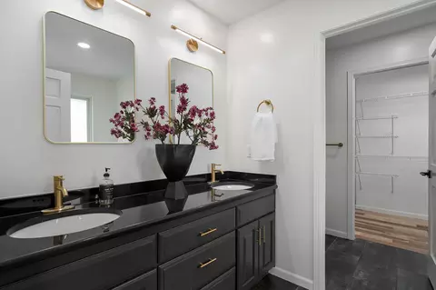 Bath - 506 S Pepperhill Dr, Nixa, MO 65714 photo 3 of 5