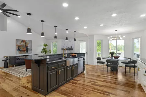 Kitchen - 506 S Pepperhill Dr, Nixa, MO 65714 photo 6 of 8