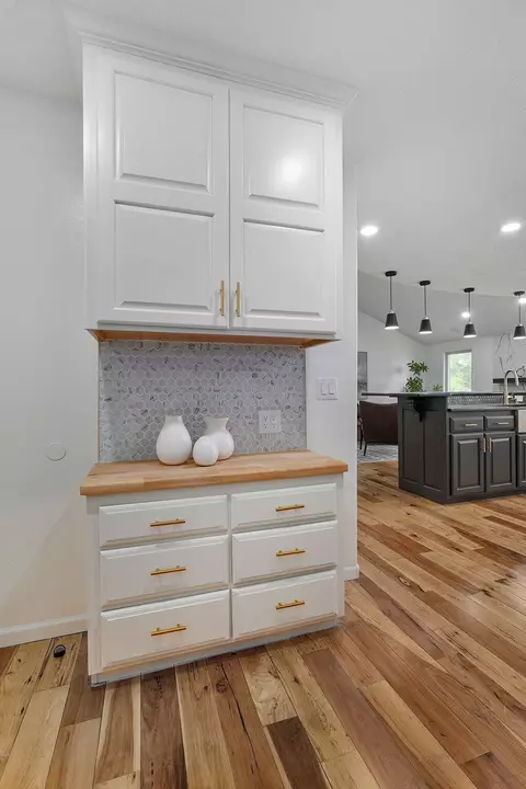 Kitchen - 506 S Pepperhill Dr, Nixa, MO 65714 photo 7 of 8