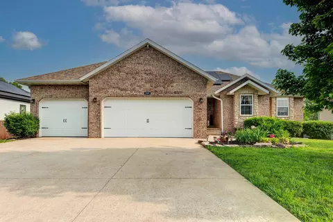 509 E Logan St, Willard, MO 65781