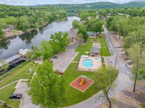 View/Area - 440 Fall Creek Dr #4, Branson, MO 65616 photo 6 of 7
