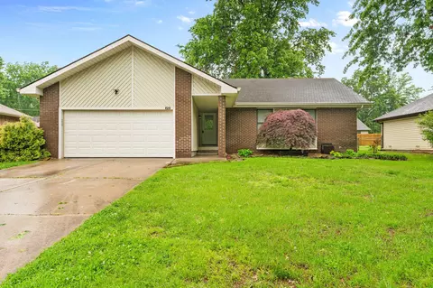 212 Raintree St, Nixa, MO 65714