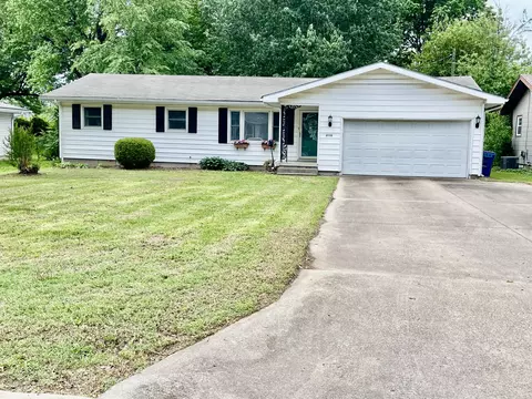 2132 Elm St, Springfield, MO 65802