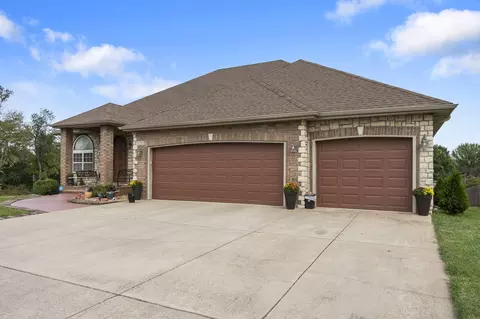 Exterior - 3443 W Hestand St, Springfield, MO 65803 photo 3 of 9