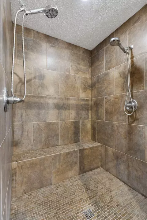 Bath - 3443 W Hestand St, Springfield, MO 65803 photo 3 of 6
