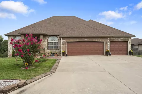 Exterior - 3443 W Hestand St, Springfield, MO 65803 photo 2 of 9