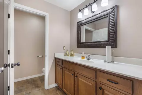 Bath - 3443 W Hestand St, Springfield, MO 65803 photo 4 of 6