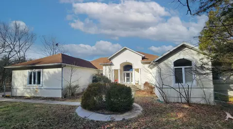 2016 Timberlake Rd, Branson, MO 65616
