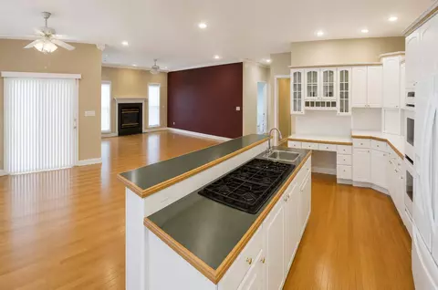 Living - 2016 Timberlake Rd, Branson, MO 65616 photo 6 of 17