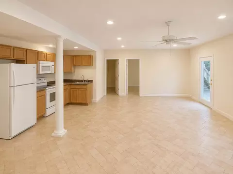 Living - 2016 Timberlake Rd, Branson, MO 65616 photo 16 of 17