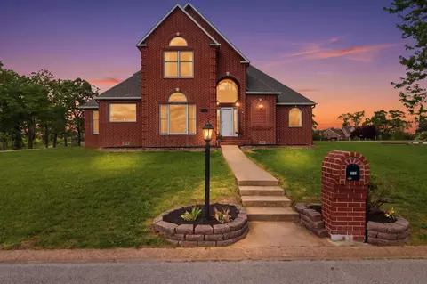 513 Stonehaven Dr, West Plains, MO 65775